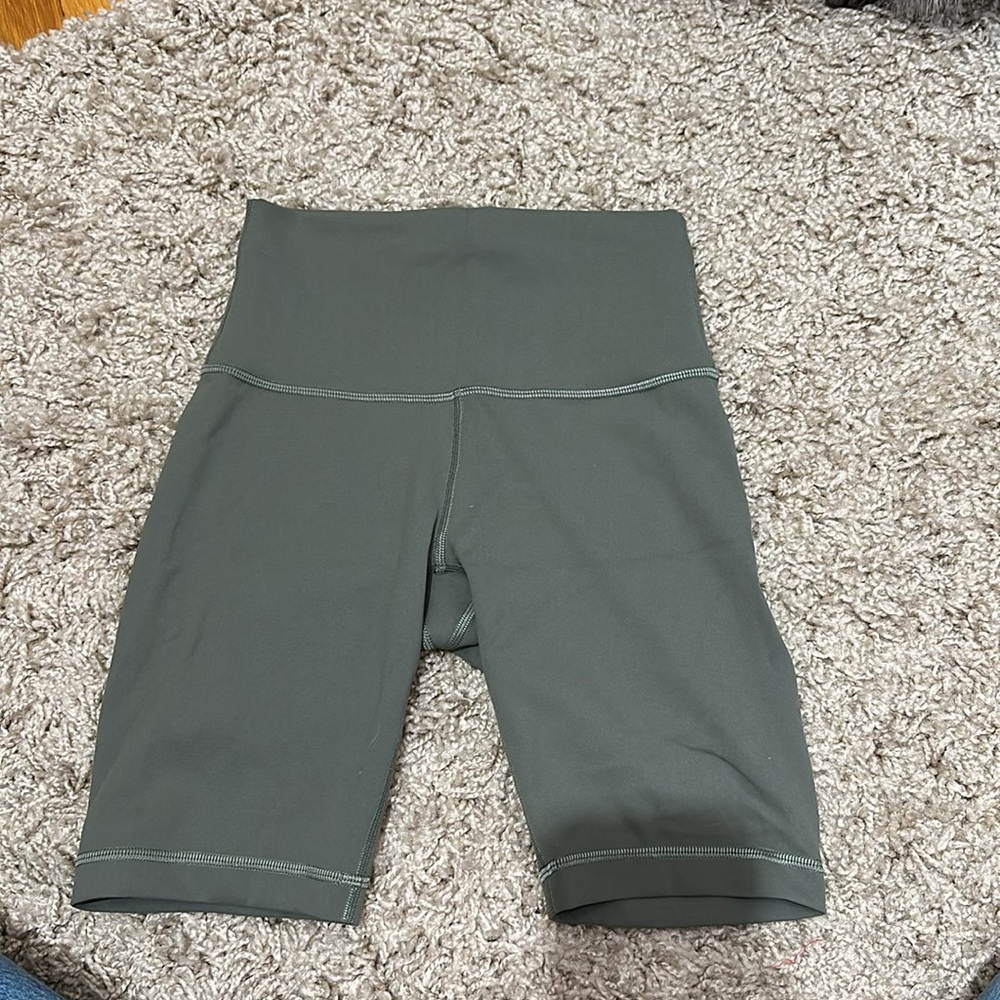 Lululemon Wunder train shorts